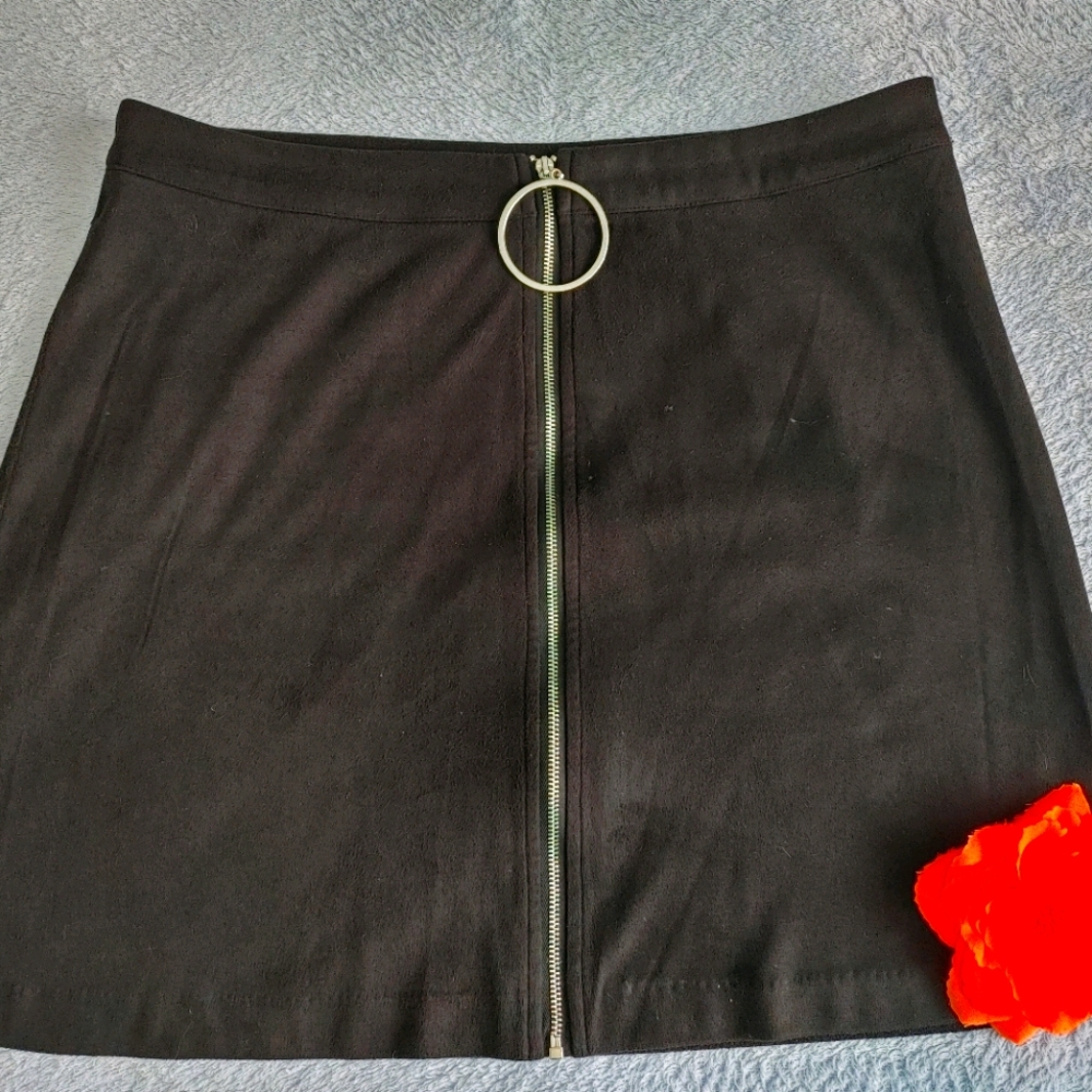 *SOLD* KENSIE mini skirt